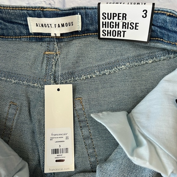 Blue high waisted ripped jeans with floral design size 3 - Picture 5 of 6